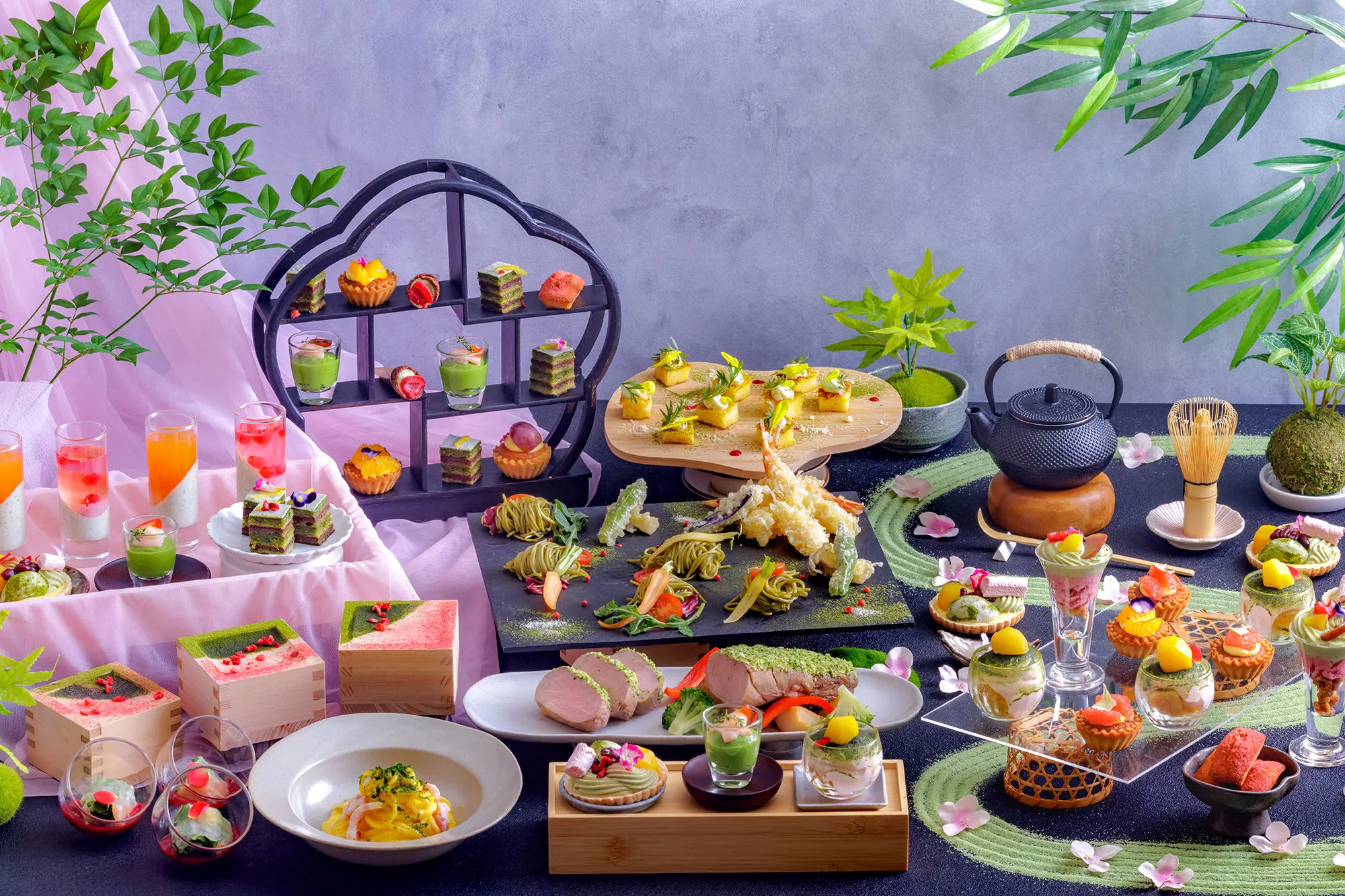 ANA 크라운 플라자 호텔 치토세 부드러움을 더하는 가을의 말차와 가련한 핑크 외형도 맛도 설레는, 어른 귀여운 스위트 &amp; 런치 뷔페（치토세시）| Domingo -도밍고