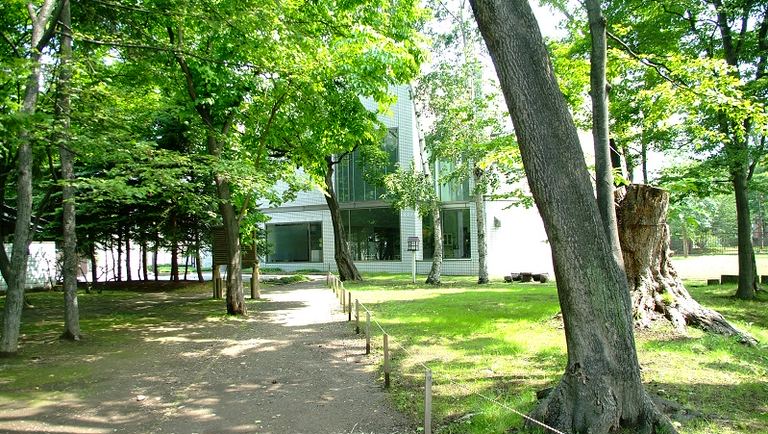 道立三岸好太郎美術館 「色彩と衝動ー人物画を中心に」|北海道の「今」をお届け Domingo -ドミンゴ-