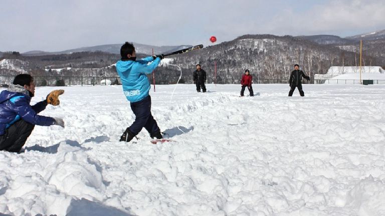 第39回 雪中ソフトボール大会｜北海道の「今」をお届け Domingo -ドミンゴ-