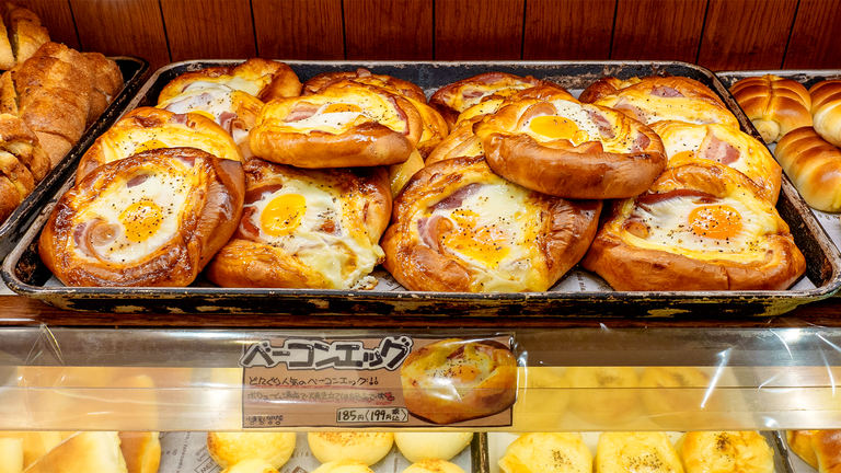 ちくわパン発祥のパン屋で人気商品4選!全国発送のネット販売も!|Domingo