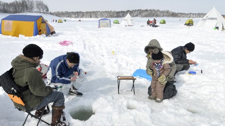 北海道の冬の風物詩！わかさぎ釣り体験スポット9選｜Domingo