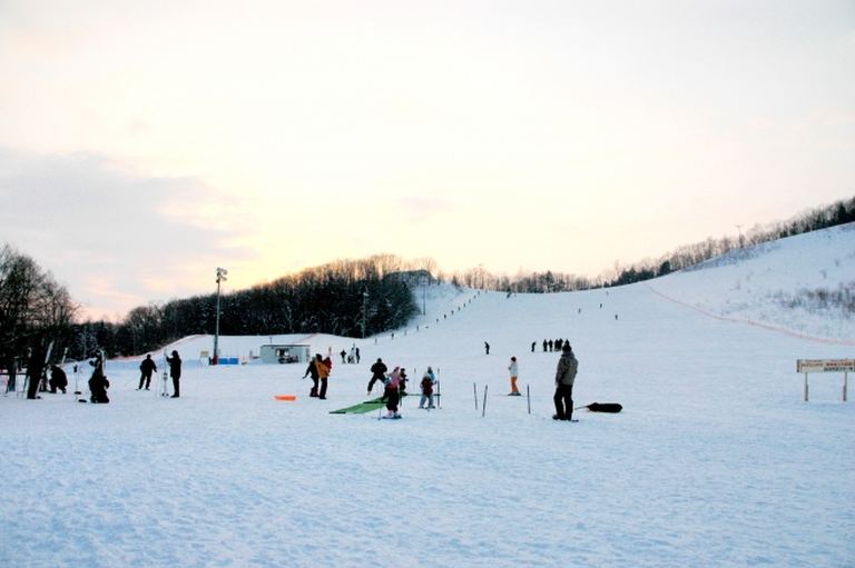 当麻町 とうま山スキー場｜北海道の「今」をお届け Domingo -ドミンゴ-