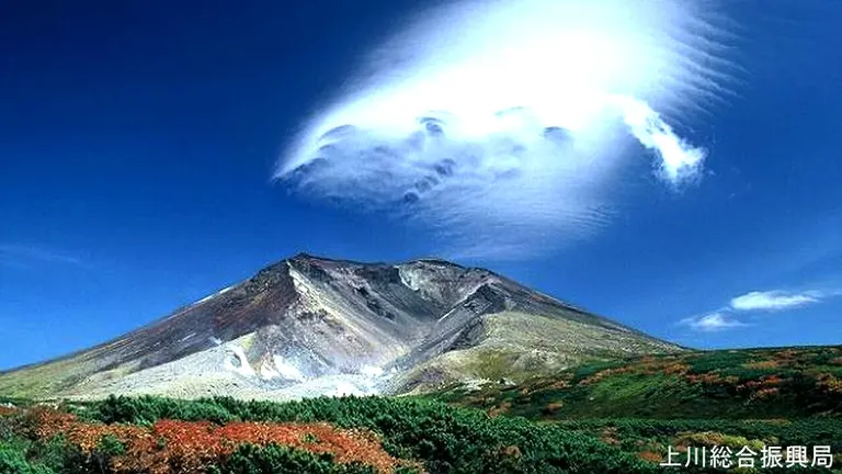 旭岳噴気孔ツアー｜北海道の「今」をお届け Domingo -ドミンゴ-