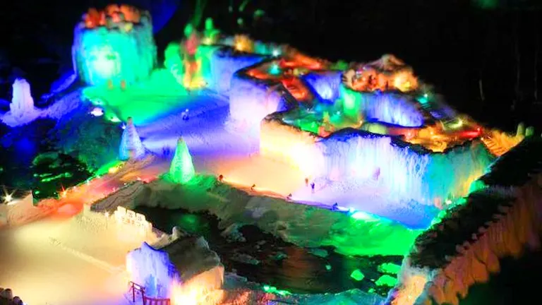 第48回 層雲峡温泉氷瀑まつり｜北海道の「今」をお届け Domingo -ドミンゴ-
