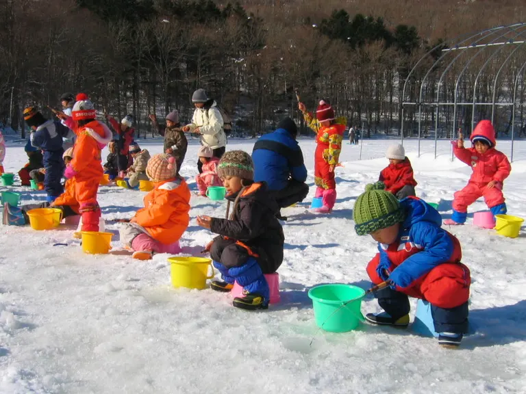 じゅんさい沼ワカサギ釣り場｜北海道の「今」をお届け Domingo -ドミンゴ-
