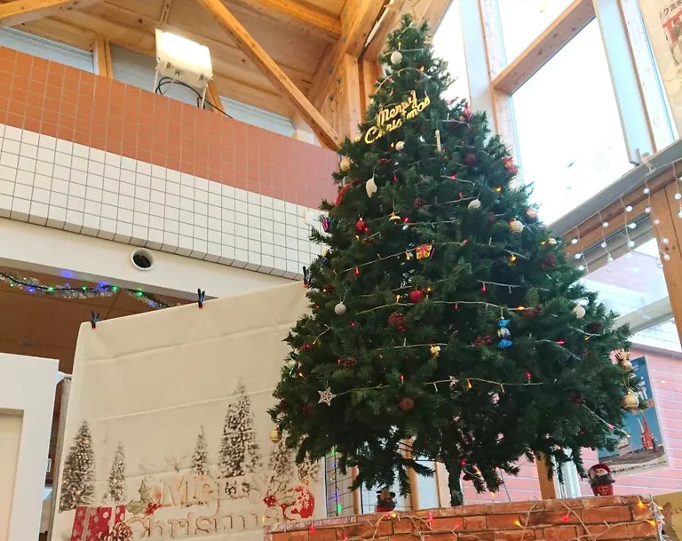 大きなクリスマスツリー｜北海道の「今」をお届け Domingo -ドミンゴ-