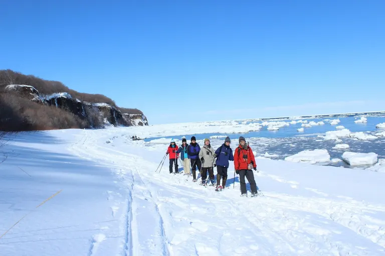 氷の滝スノーアドベンチャー ～オホーツク自然堂～｜北海道の「今」をお届け Domingo -ドミンゴ-