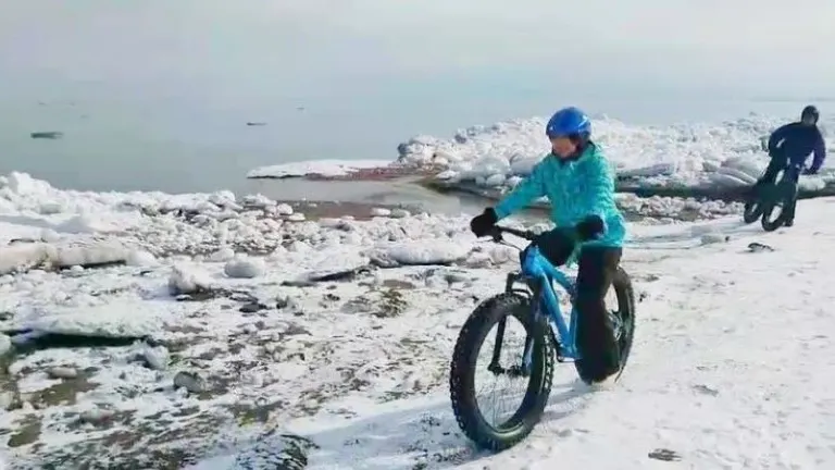 流氷ファットバイク｜北海道の「今」をお届け Domingo -ドミンゴ-