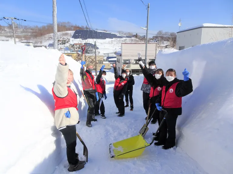 国際スポーツ雪かき選手権｜北海道の「今」をお届け Domingo -ドミンゴ-