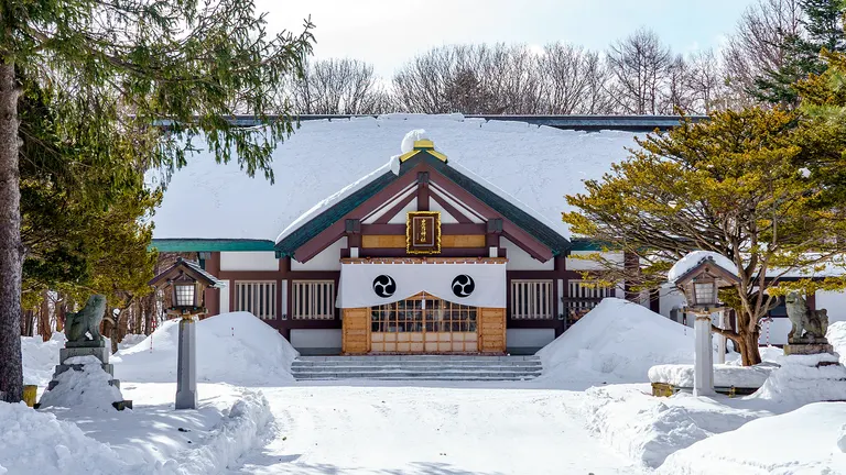 在神社釣魚！有著悠久歷史和歷史的岩內神社的可愛蝦夷神簽｜Domingo