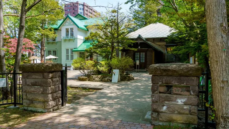 Time slip in the center of Sapporo! Historic modern architecture with the space as it was in those days｜Domingo