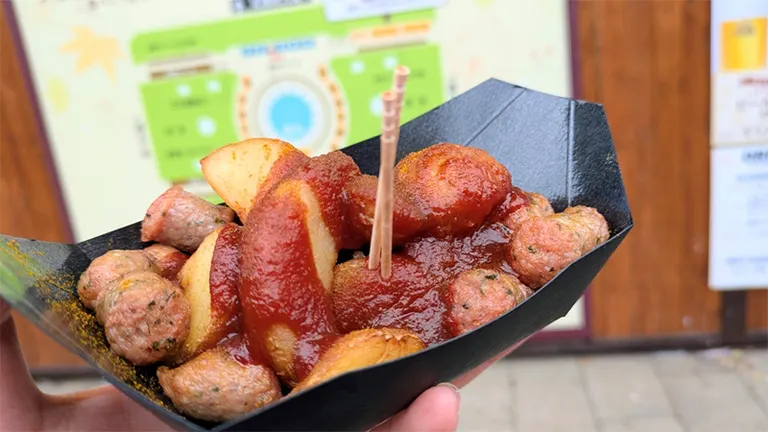 Hakodate Carl Raymon Currywurst