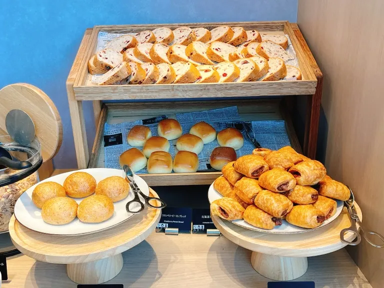 All Day Dining Grandeur 面包