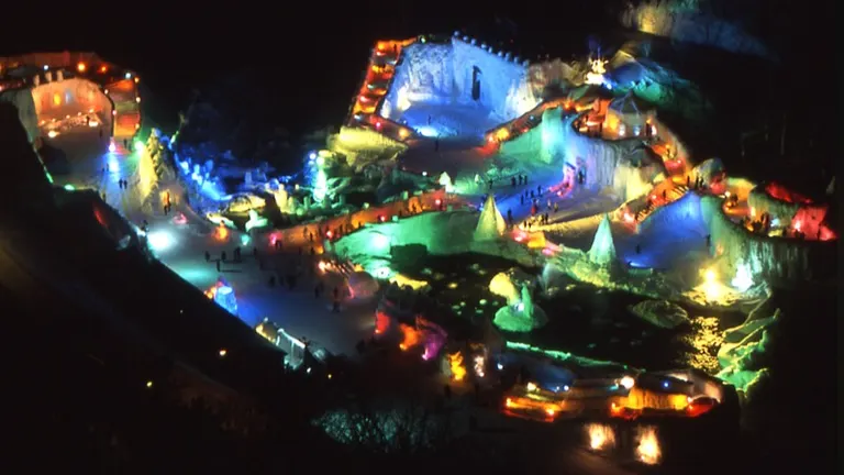 层云峡温泉冰瀑节