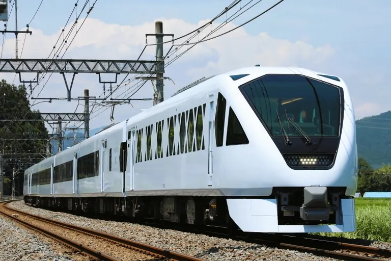 东武铁道特急“SPACIA X”