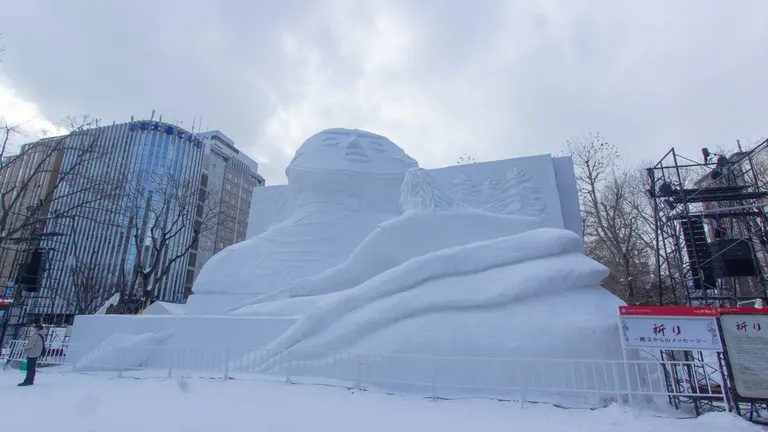 札幌冰雪节巨型雪雕