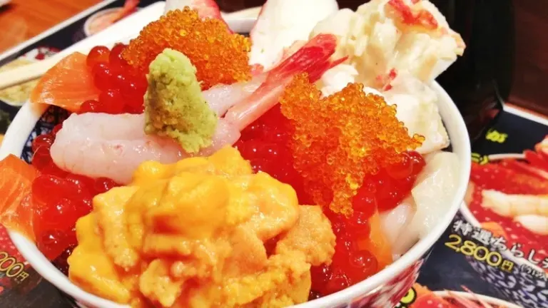 三角市場的海鮮丼