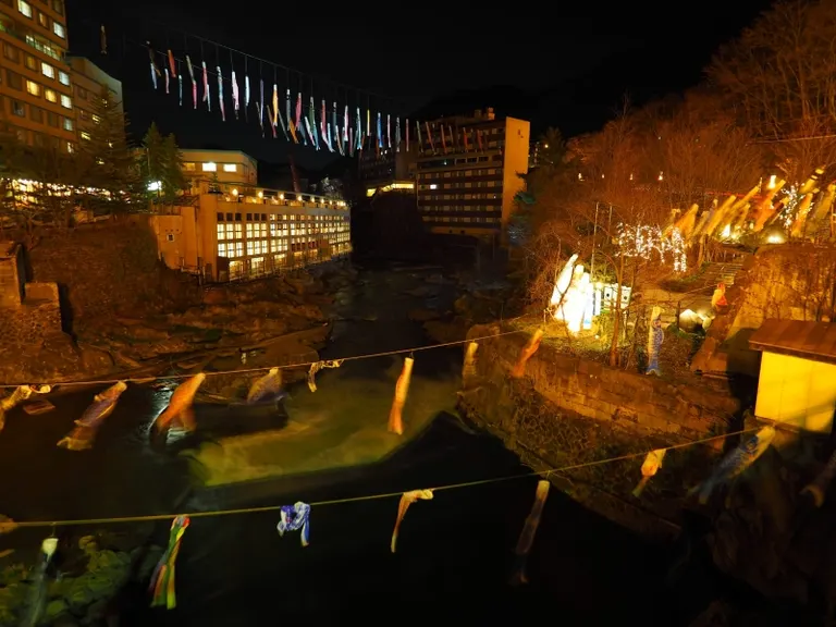 定山溪温泉溪流鲤鱼旗节