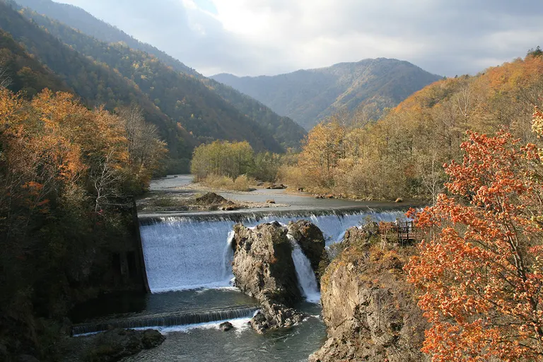 中村左洲　 滝の風景 中村左洲 滝の風景 中村左洲 滝の風景 As we walked through