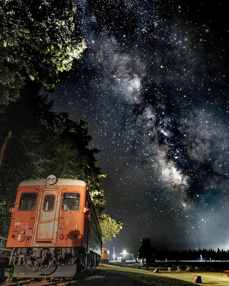 The night sky is full of stars. Happy Station and the Milky