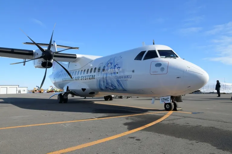 雪ミクが北海道の空へ 北海道エアシステム（HAC）「雪ミクラッピング機