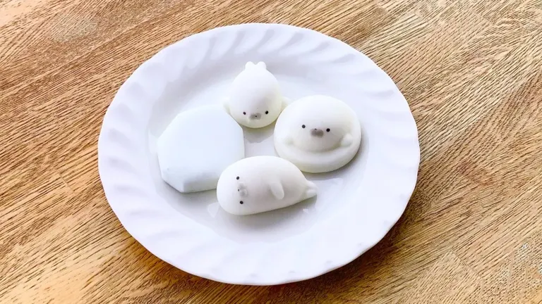 コーヒーカップに浮かぶアザラシたちがかわいすぎる！流氷が接岸する