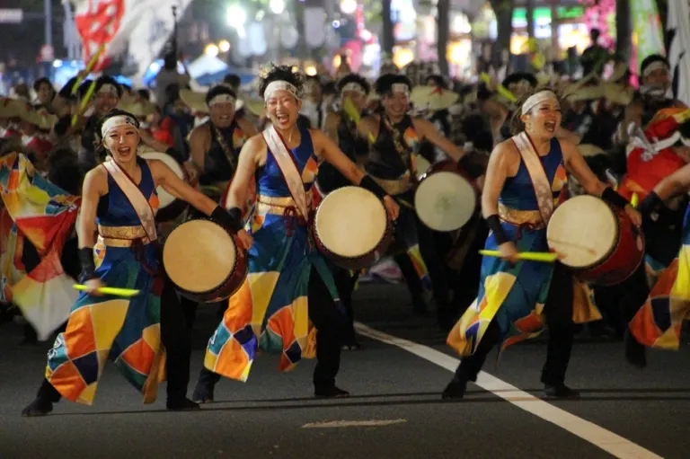 2025年8月7日〜9日開催】札幌「すすきの祭り」徹底特集！花魁道中や