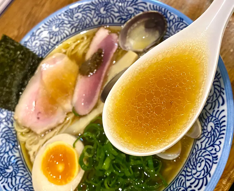 札幌『麺屋 169』の絶品「芳醇醤油そば」 黒トリュフ＆黒発酵にんにく