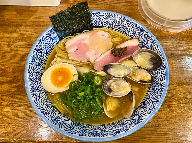 札幌『麺屋 169』の絶品「芳醇醤油そば」 黒トリュフ＆黒発酵にんにくで