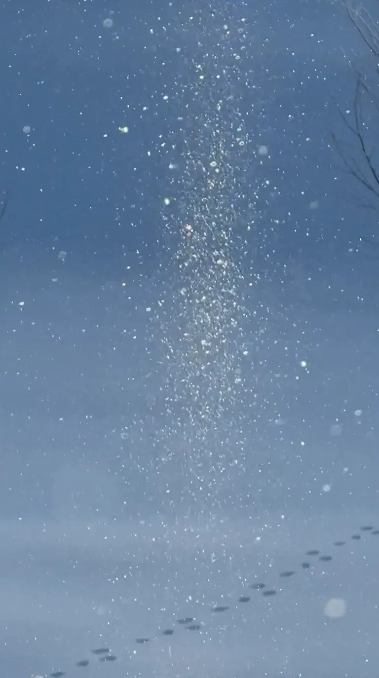 美しさに感動」空からキラキラと舞い降りるダイヤモンドダストの