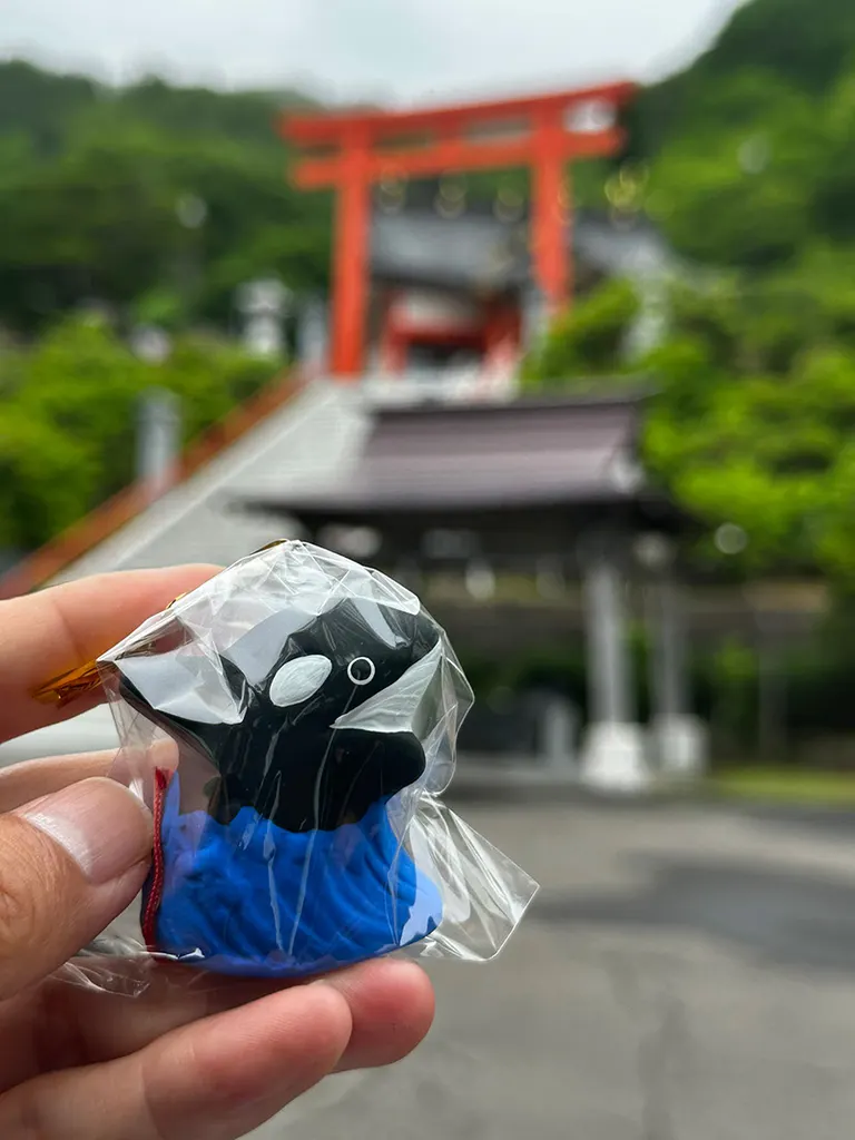 ❤️シャミーです❤️観音様　しあわせ　家族　お守り　置物 これ引きに北海道行きたい」世界自然遺産・知床半島で引ける“シャチ