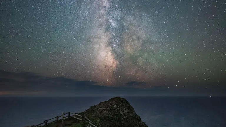 めっちゃ綺麗」息を呑むほど美しい！北海道・礼文島の空を流れる天の川