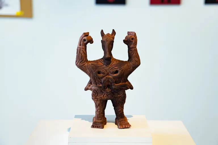 ユーモラスでかわいい現代版の土偶＆土器！北海道白老町「続・繩（ただ